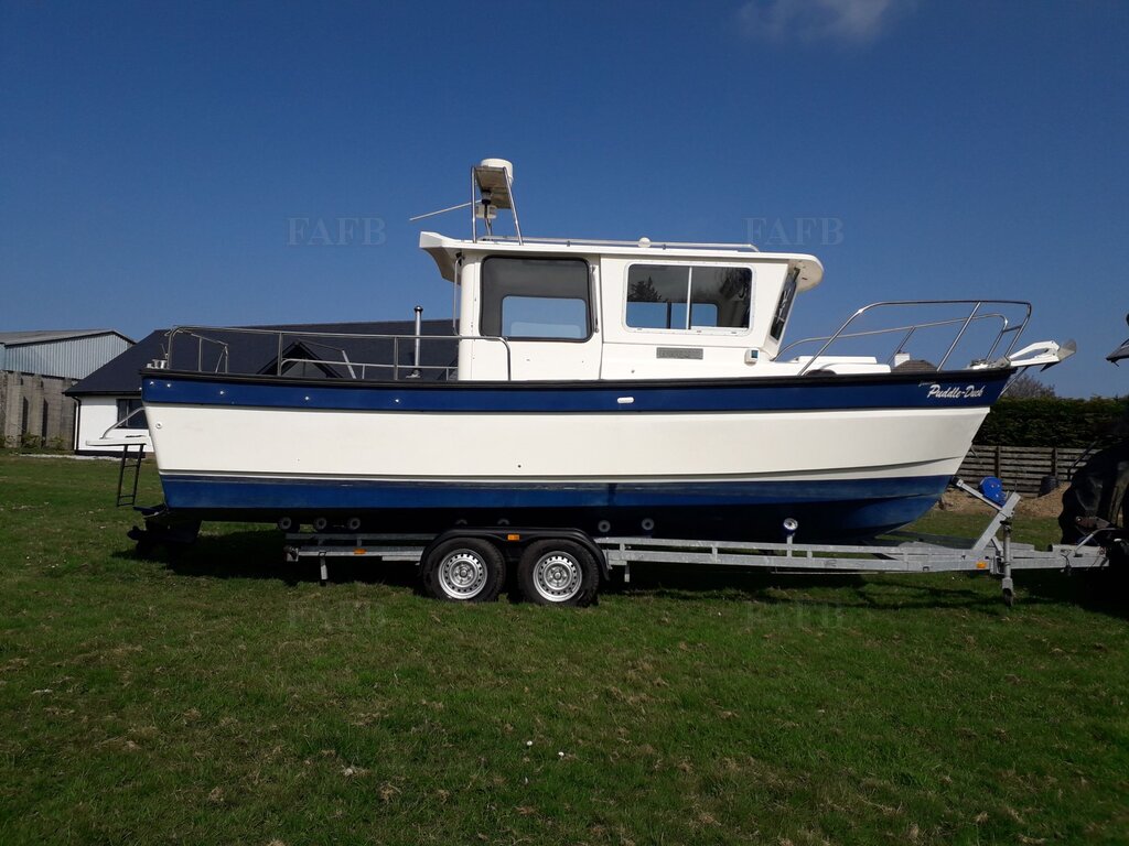 Hardy 24 Fishing Extended Wheelhouse